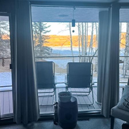 Roundhouse Grotto Bed and Breakfast YYC Esterno foto