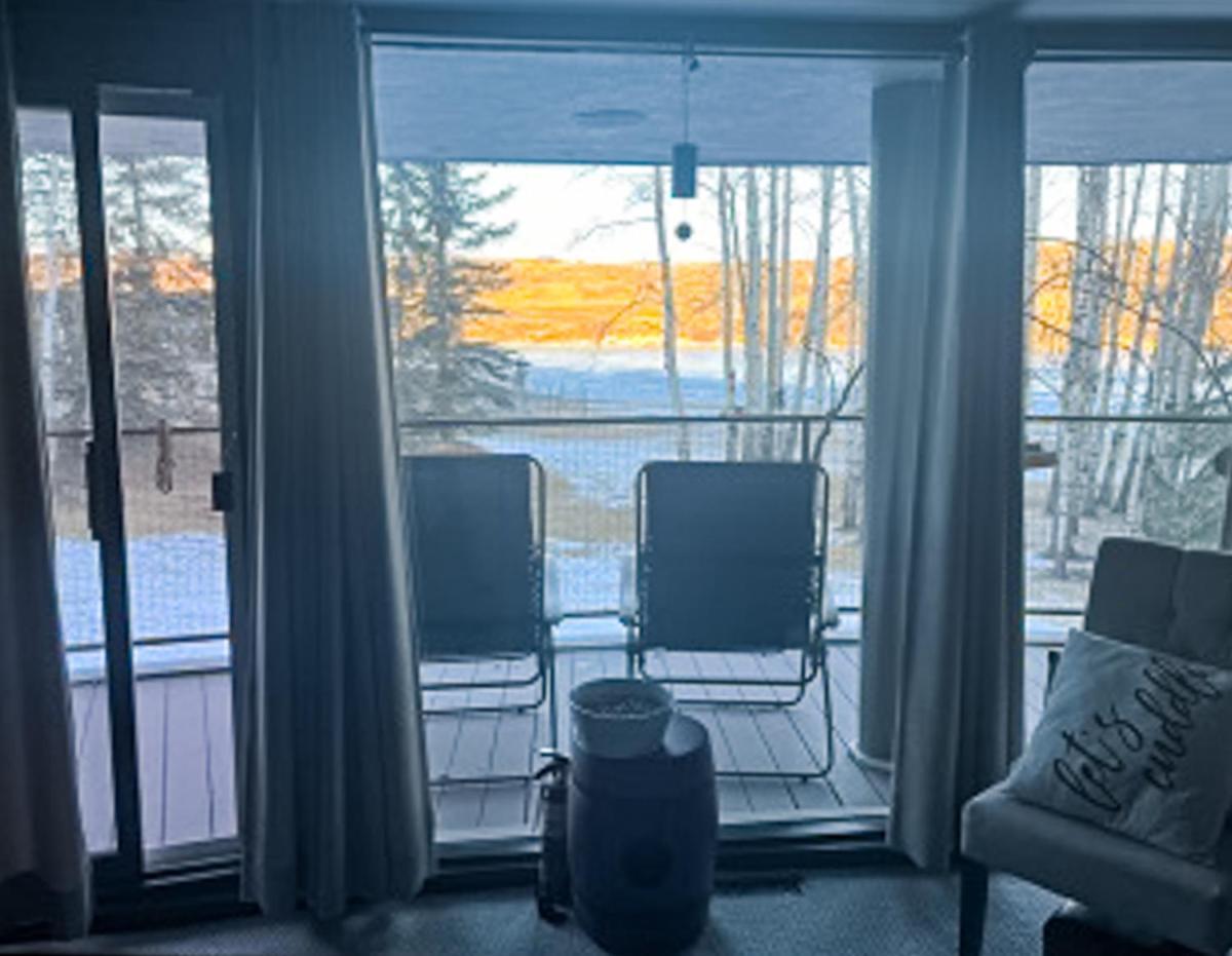 Roundhouse Grotto Bed and Breakfast YYC Esterno foto