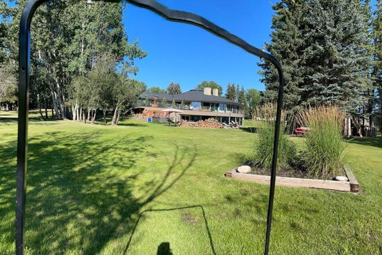Roundhouse Grotto Bed and Breakfast YYC Esterno foto