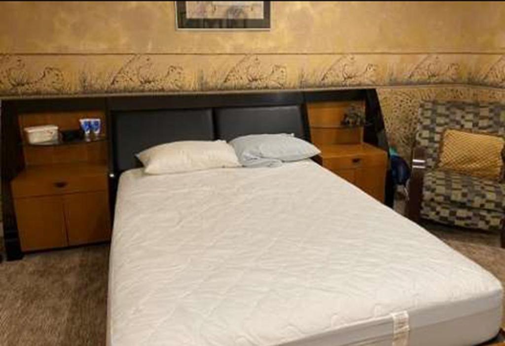 Roundhouse Grotto Bed and Breakfast YYC Esterno foto