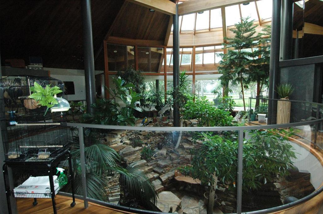 Roundhouse Grotto Bed and Breakfast YYC Esterno foto